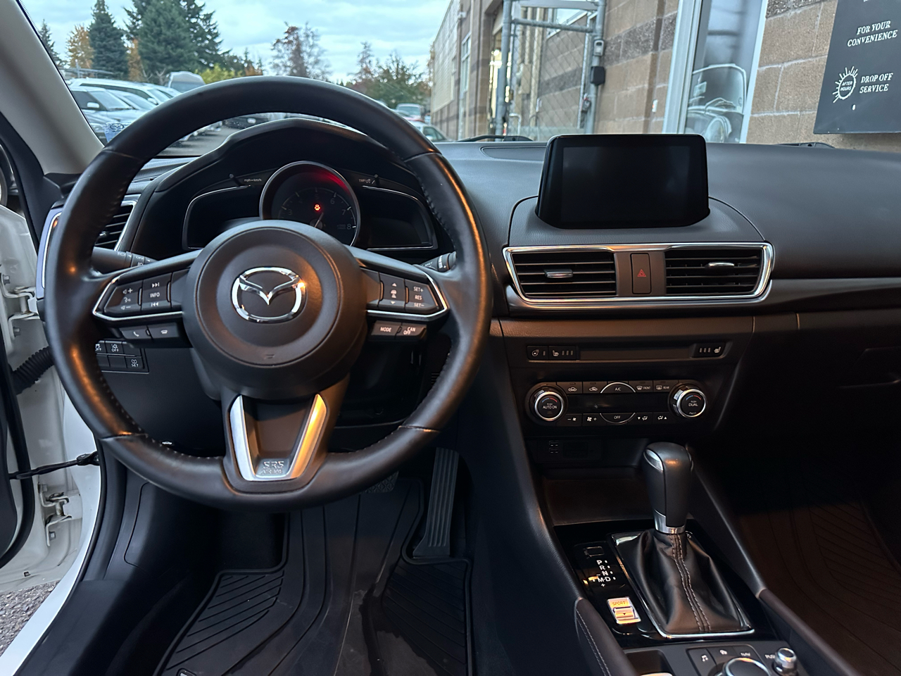 Mazda Mazda3 4-Door Grand Touring Auto 2018 Mazda Mazda3 4-Door Grand Touring Auto 2018