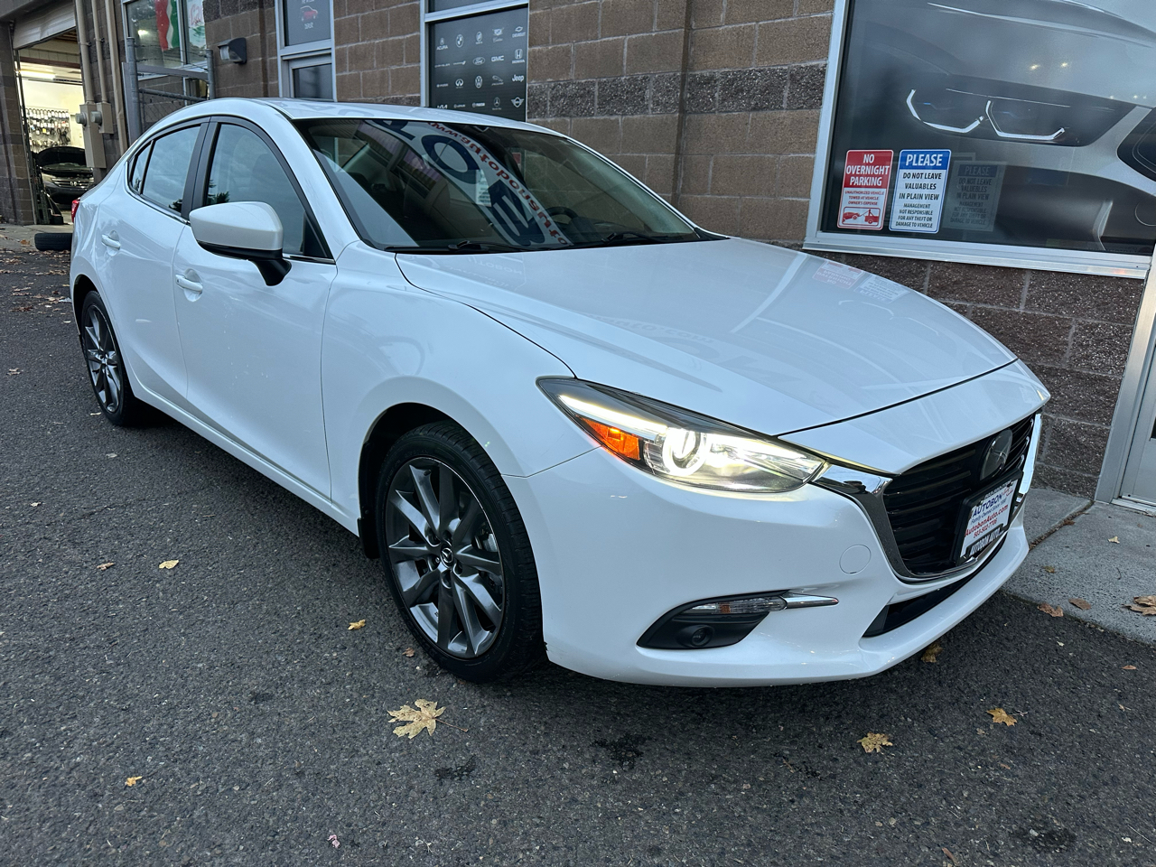 Mazda Mazda3 4-Door Grand Touring Auto 2018 Mazda Mazda3 4-Door Grand Touring Auto 2018