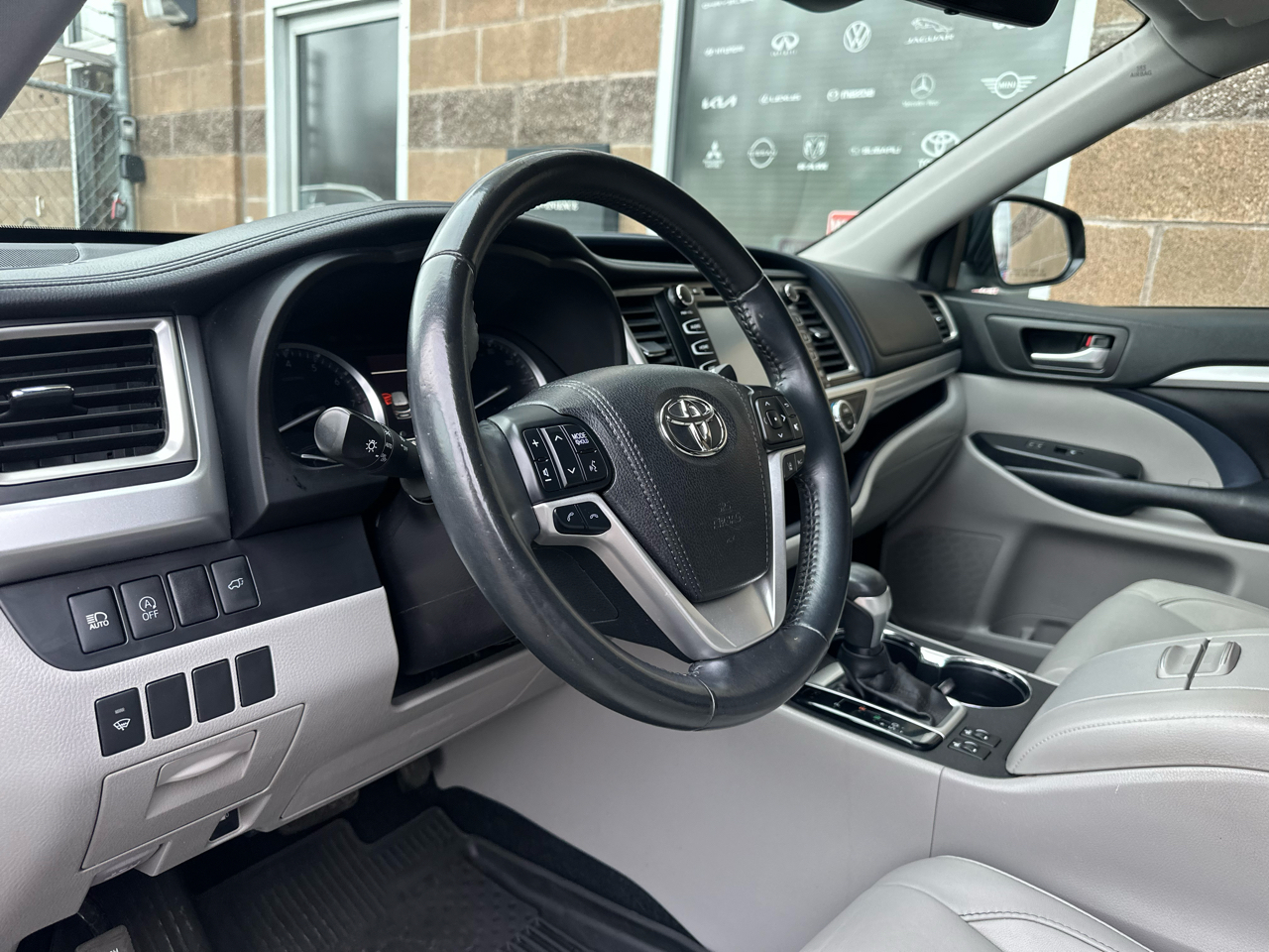 Toyota Highlander XLE V6 AWD (Natl) 2017 Toyota Highlander XLE V6 AWD (Natl) 2017