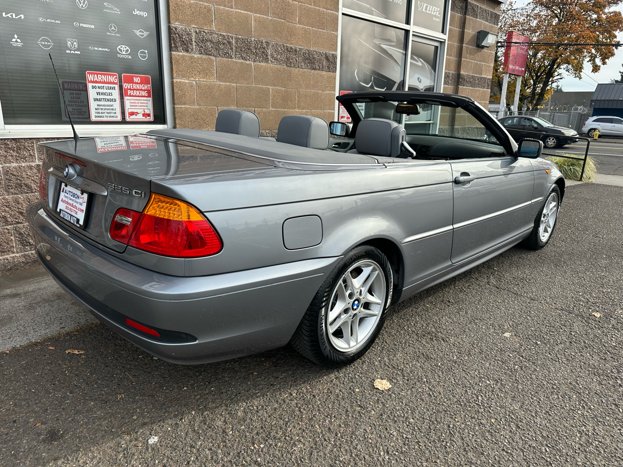BMW 3 Series 325Ci 2dr Convertible 2004 BMW 3 Series 325Ci 2dr Convertible 2004