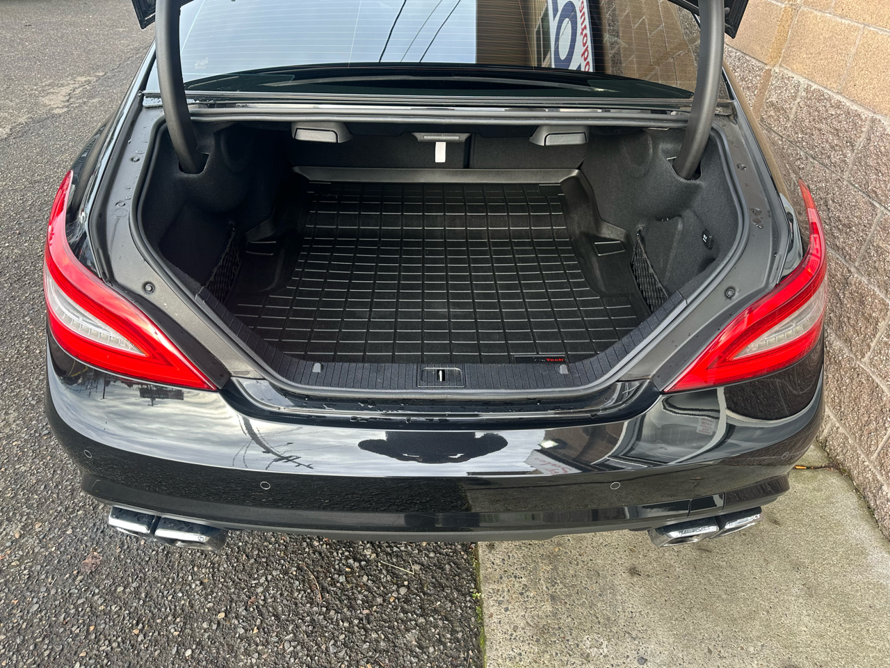 Mercedes-Benz CLS-Class 4dr Sdn CLS 63 AMG RWD 2012