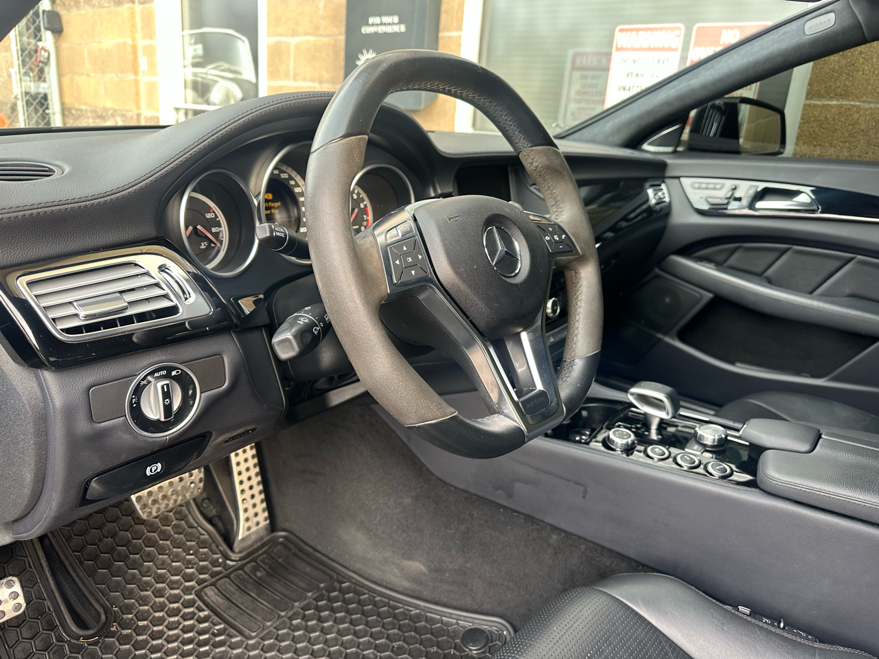 Mercedes-Benz CLS-Class 4dr Sdn CLS 63 AMG RWD 2012