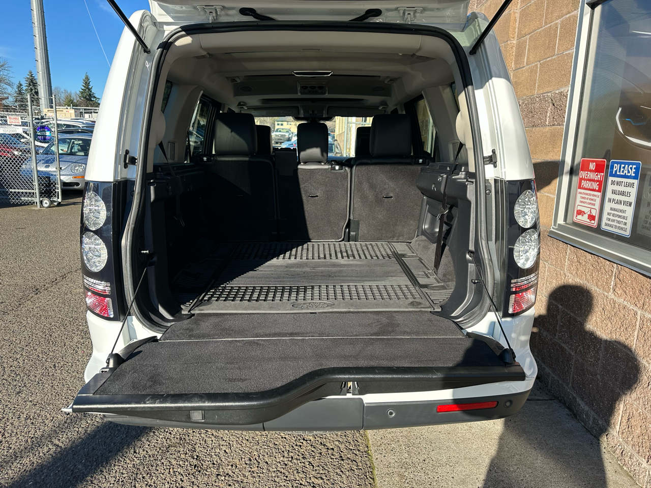 Land Rover LR4 4WD 4dr LUX 2015