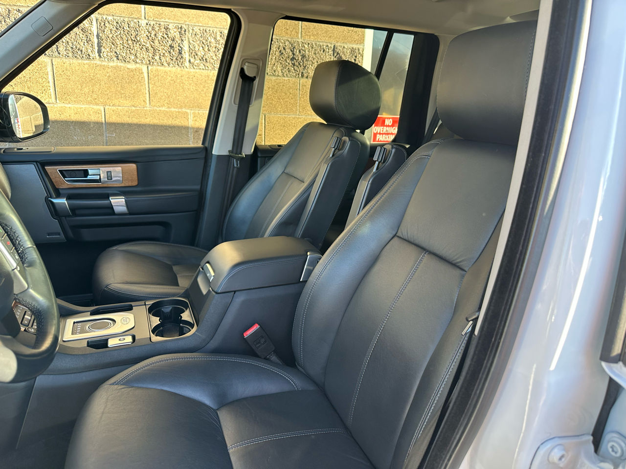 Land Rover LR4 4WD 4dr LUX 2015