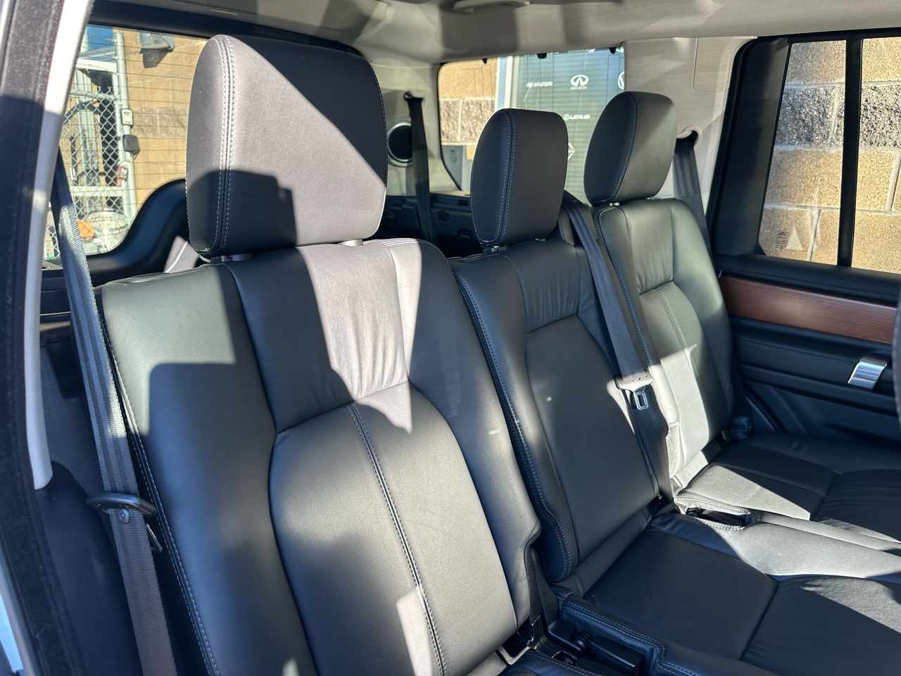 Land Rover LR4 4WD 4dr LUX 2015