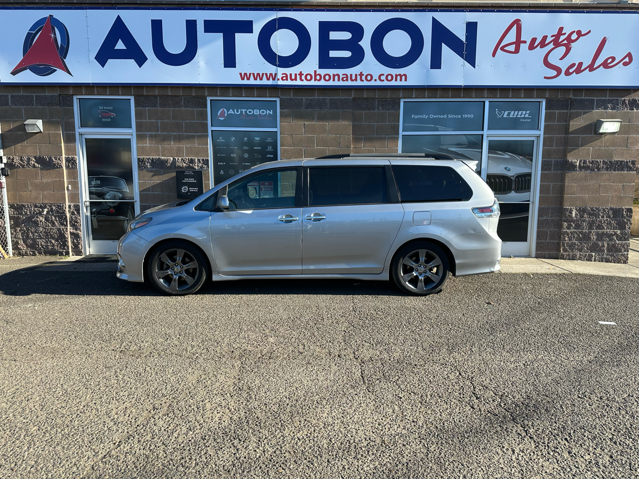 Toyota Sienna 5dr 8-Pass Van SE FWD (Natl) 2015