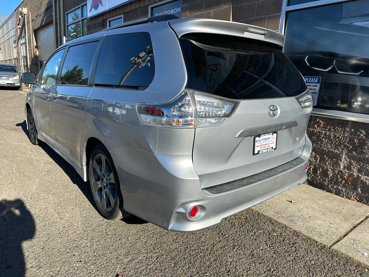 Toyota Sienna 5dr 8-Pass Van SE FWD (Natl) 2015