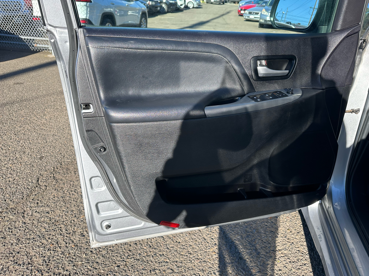 Toyota Sienna 5dr 8-Pass Van SE FWD (Natl) 2015