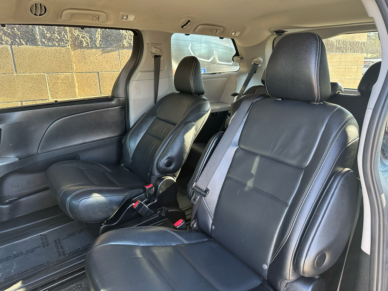 Toyota Sienna 5dr 8-Pass Van SE FWD (Natl) 2015