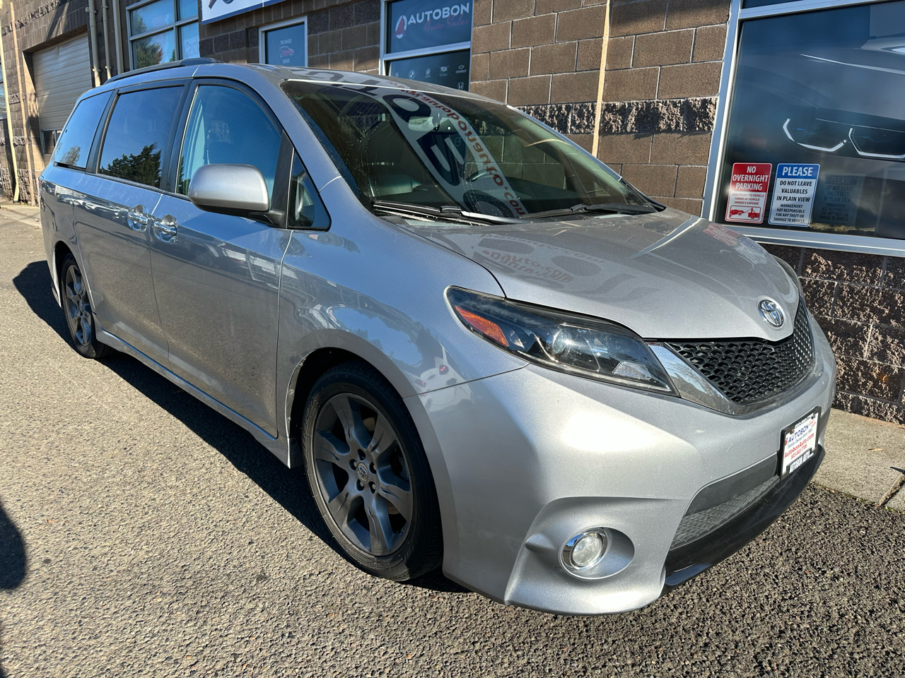 Toyota Sienna 5dr 8-Pass Van SE FWD (Natl) 2015