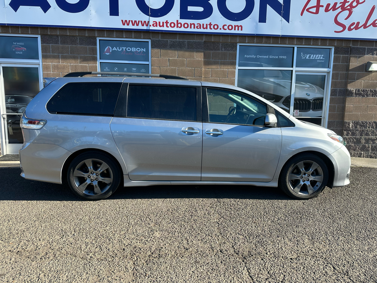 Toyota Sienna 5dr 8-Pass Van SE FWD (Natl) 2015