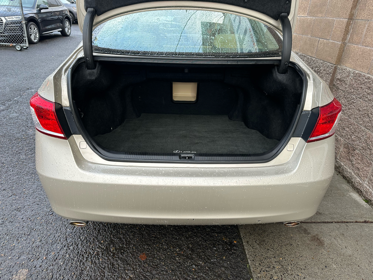 Lexus ES 350 4dr Sdn 2010