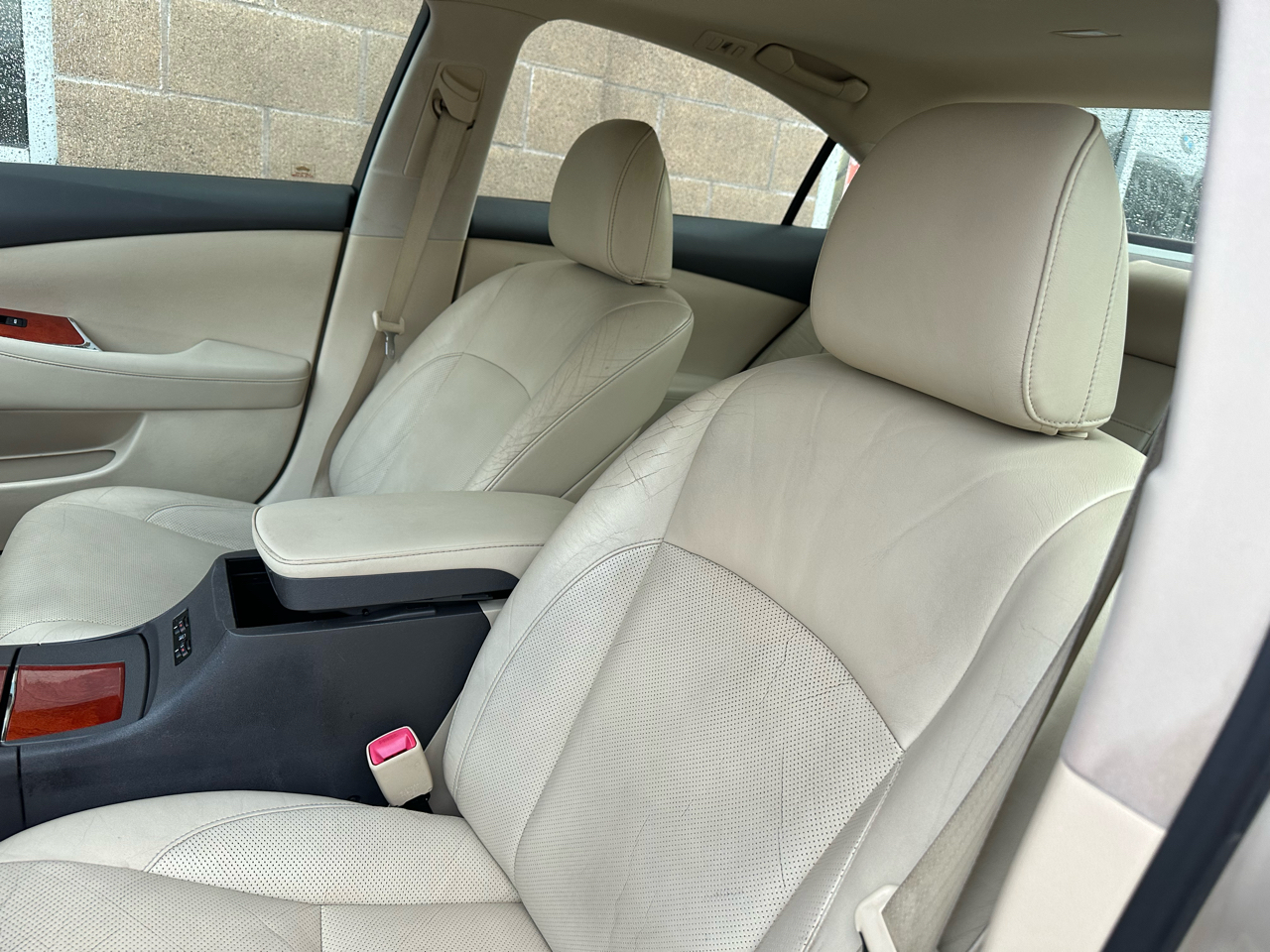 Lexus ES 350 4dr Sdn 2010