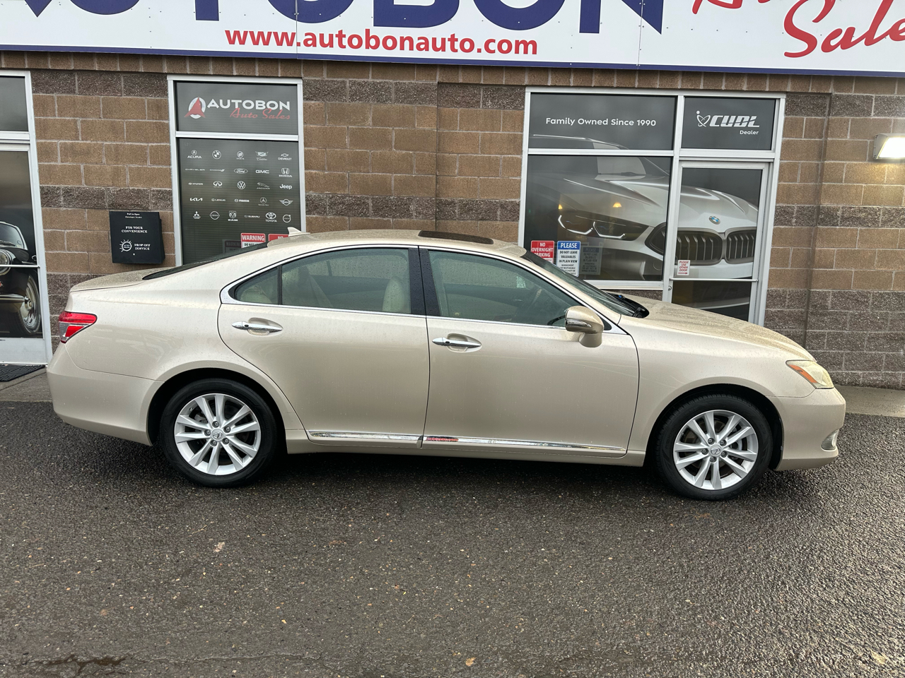 Lexus ES 350 4dr Sdn 2010