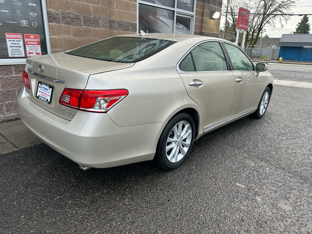Lexus ES 350 4dr Sdn 2010