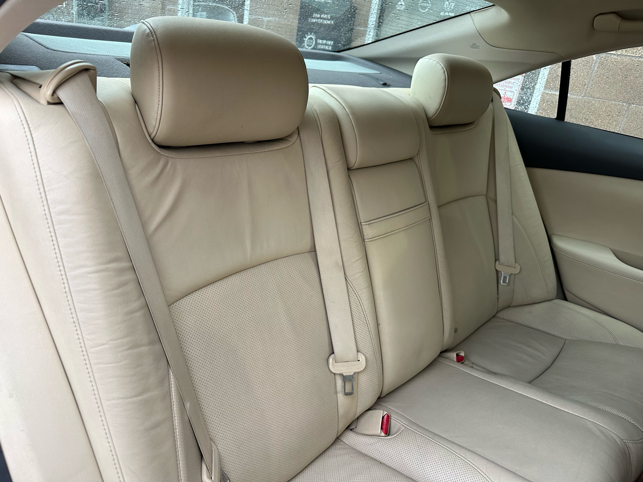 Lexus ES 350 4dr Sdn 2010