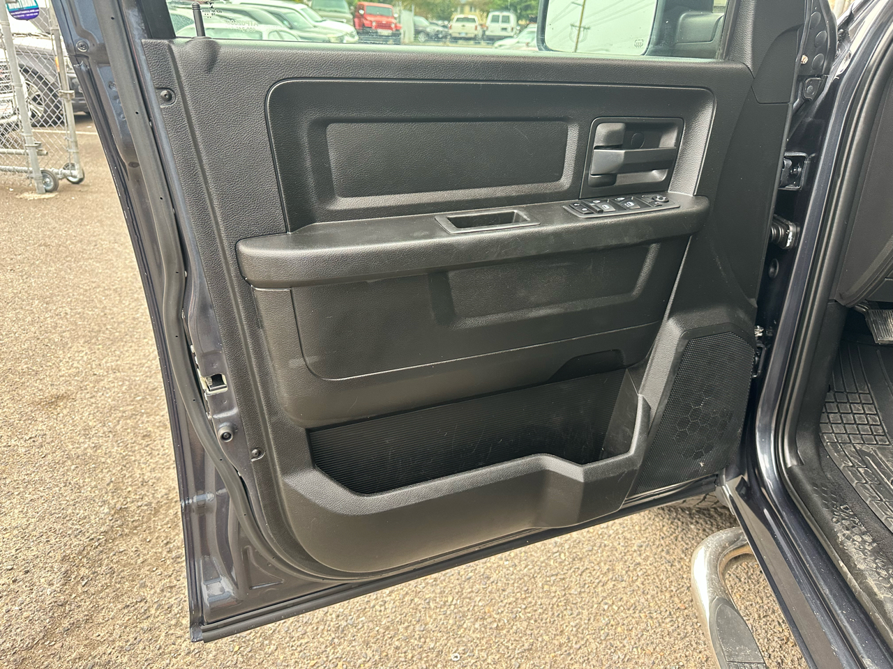 RAM 1500 Classic Express 4x2 Quad Cab 6'4" Box 2019