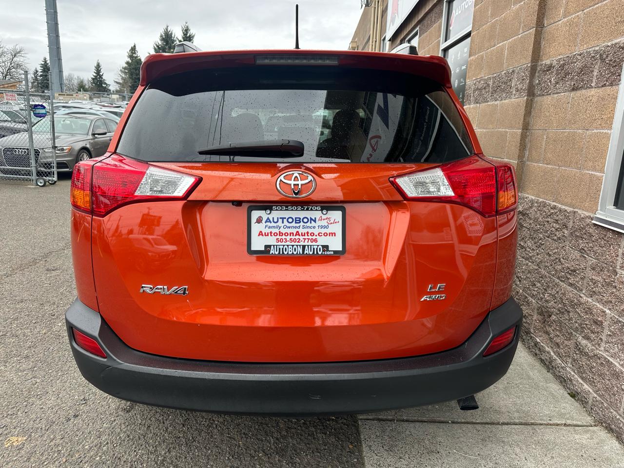 Toyota RAV4 AWD 4dr LE (Natl) 2015