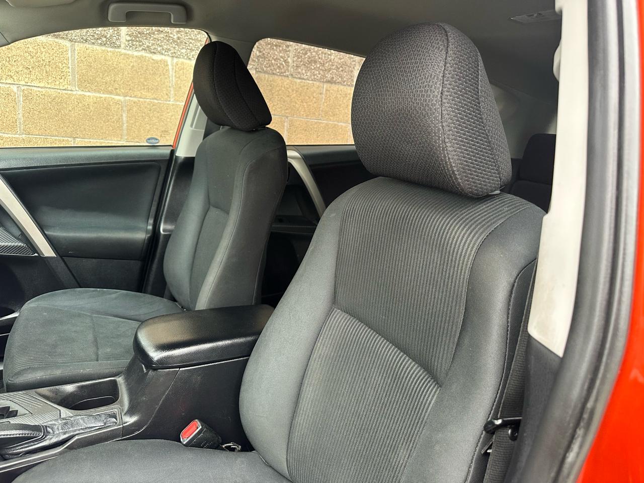 Toyota RAV4 AWD 4dr LE (Natl) 2015