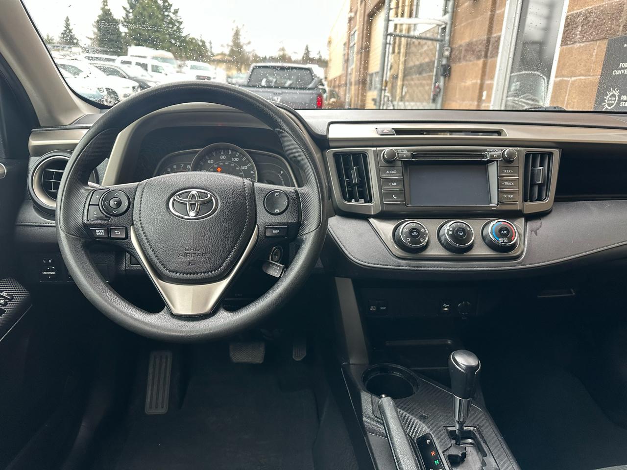 Toyota RAV4 AWD 4dr LE (Natl) 2015