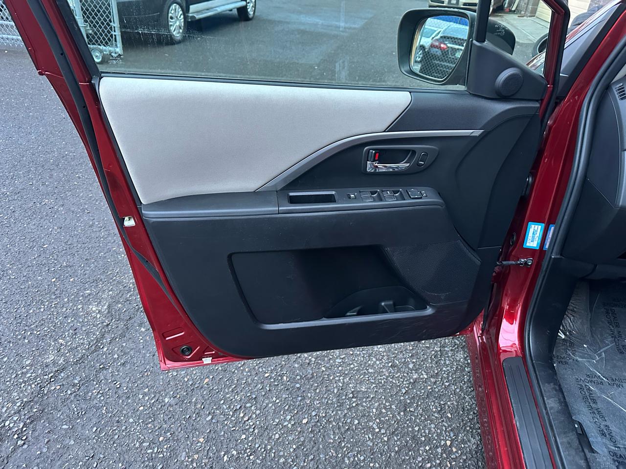 Mazda MAZDA5 4dr Wgn Auto Touring 2012