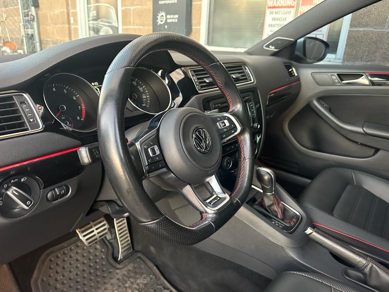 Volkswagen Jetta Sedan 4dr Auto 2.0T GLI SE PZEV 2015