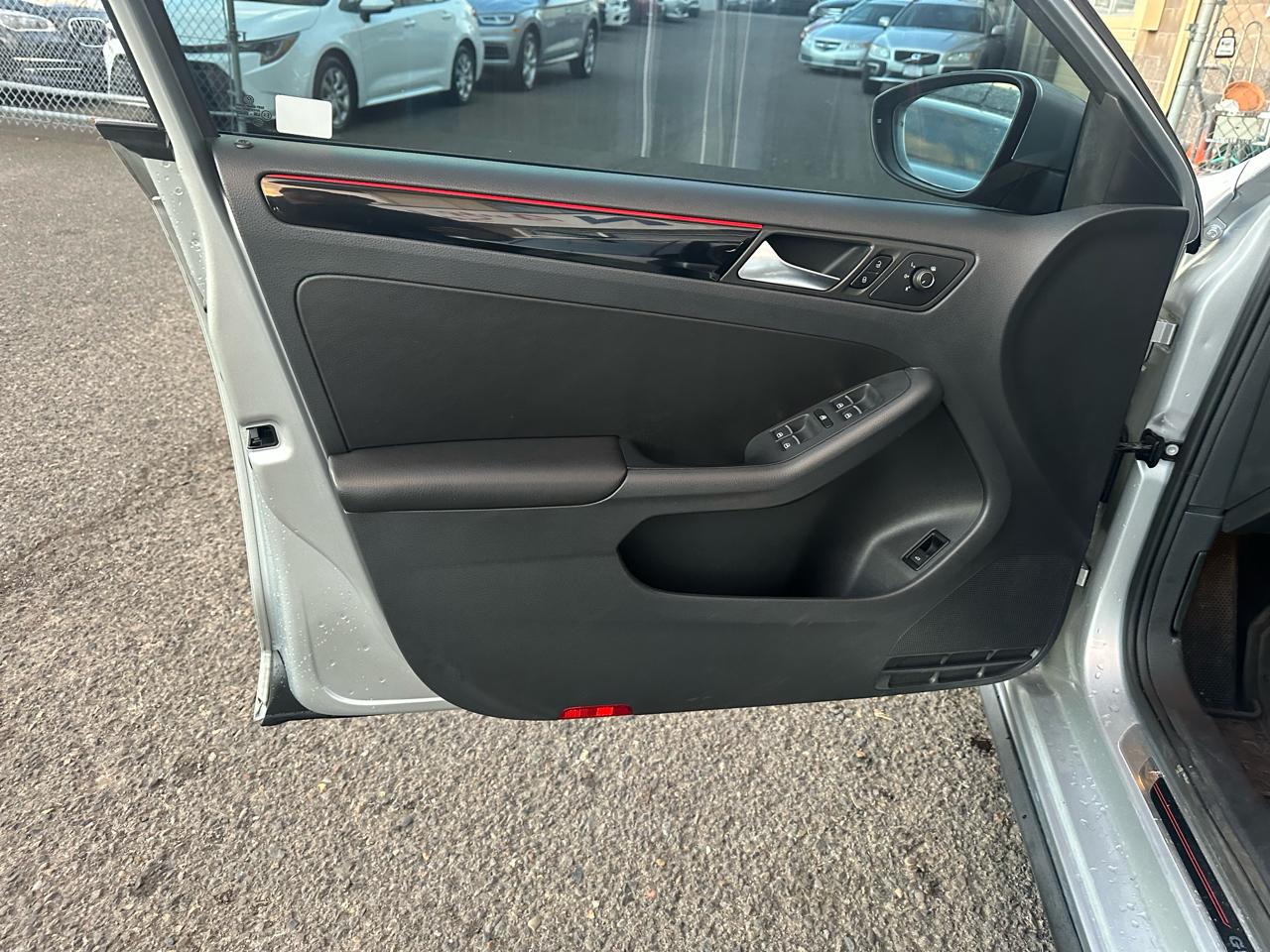 Volkswagen Jetta Sedan 4dr Auto 2.0T GLI SE PZEV 2015