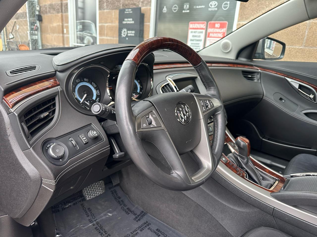 Buick LaCrosse 4dr Sdn CXS 2011