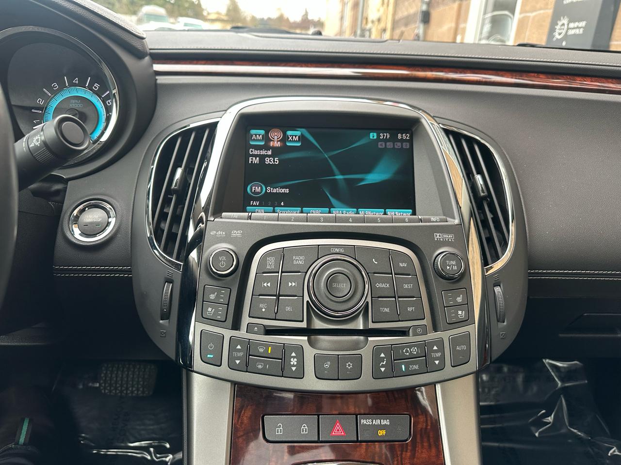 Buick LaCrosse 4dr Sdn CXS 2011