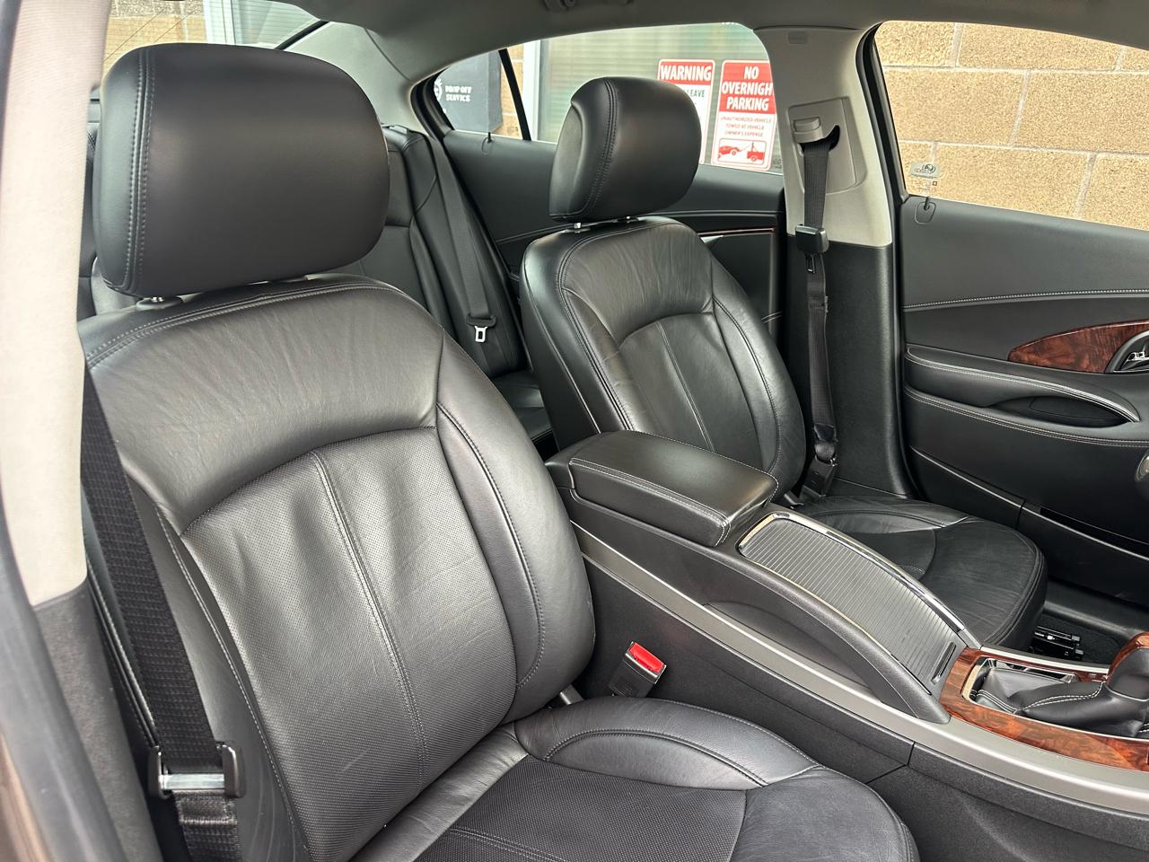 Buick LaCrosse 4dr Sdn CXS 2011