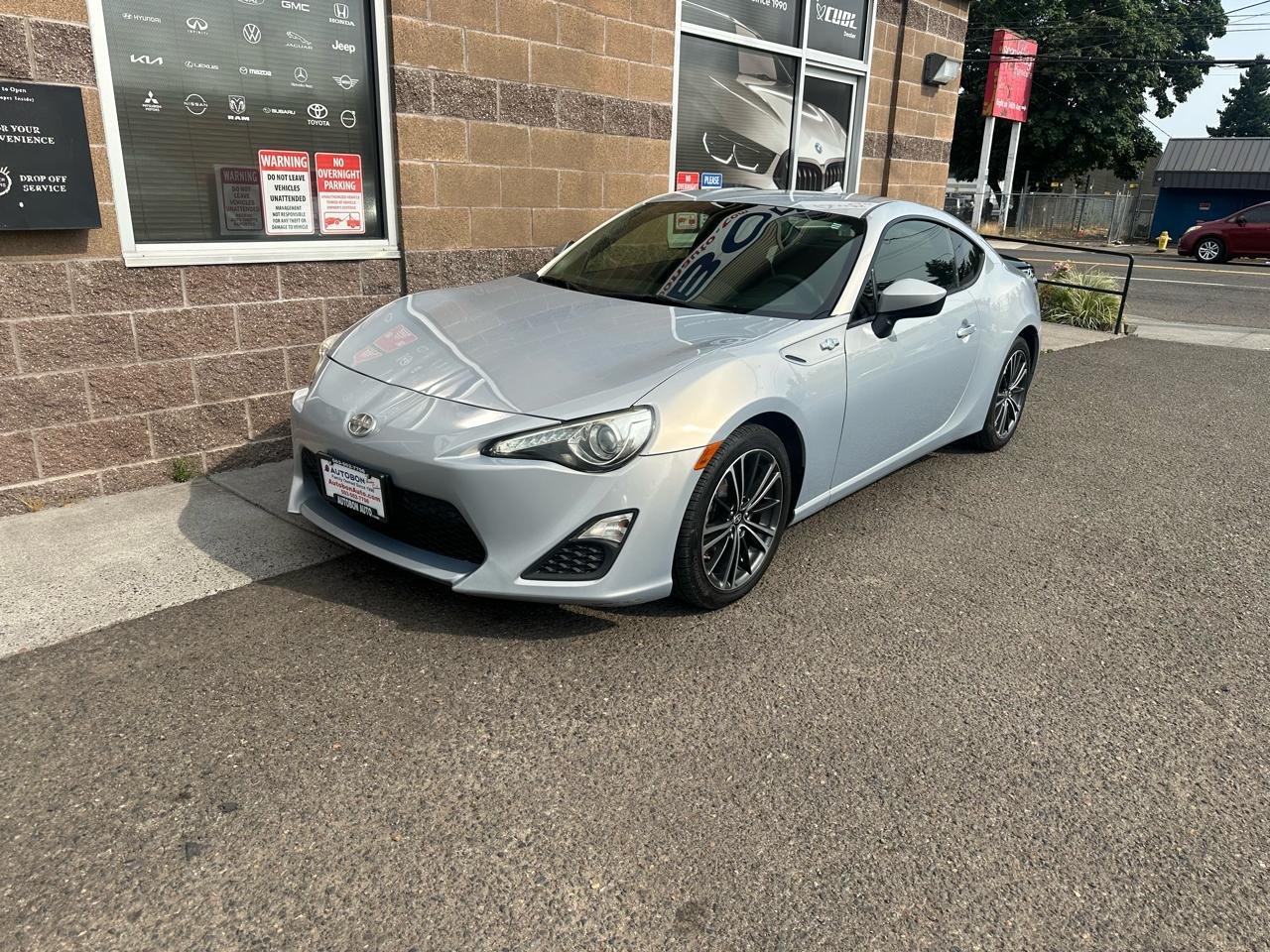Scion FR-S 2dr Cpe Man (Natl) 2013