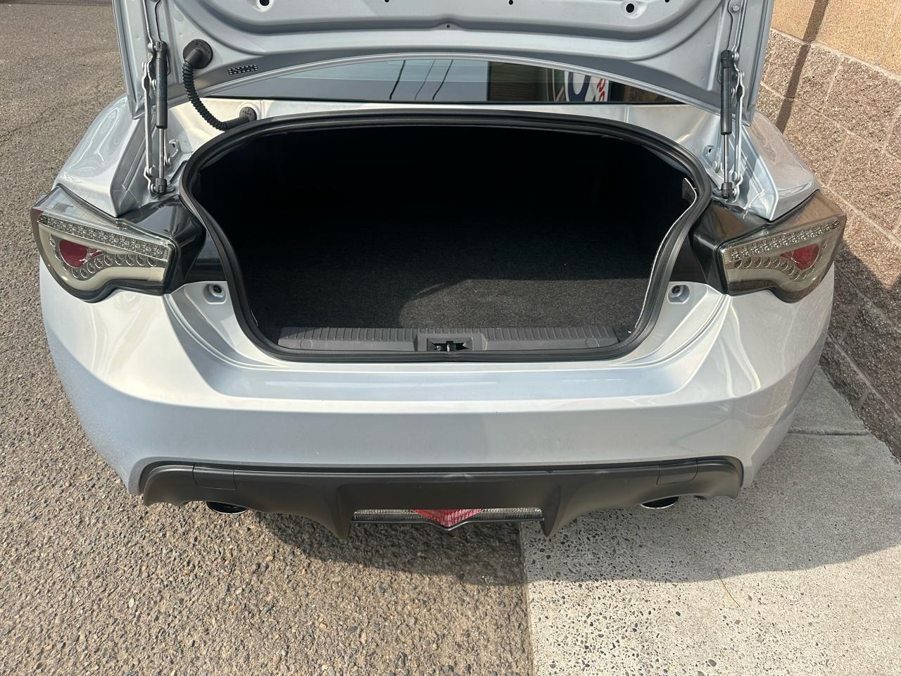 Scion FR-S 2dr Cpe Man (Natl) 2013