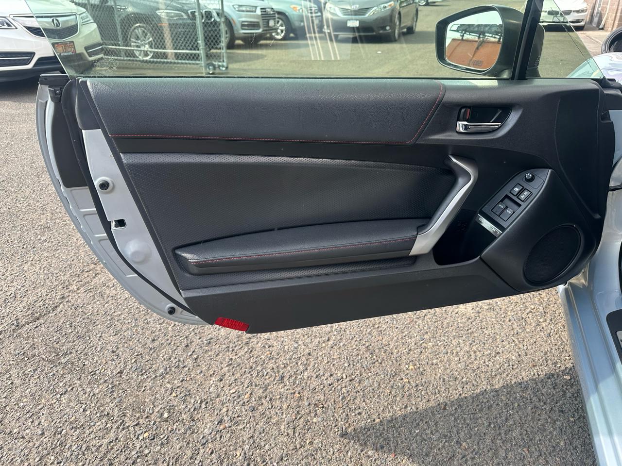 Scion FR-S 2dr Cpe Man (Natl) 2013