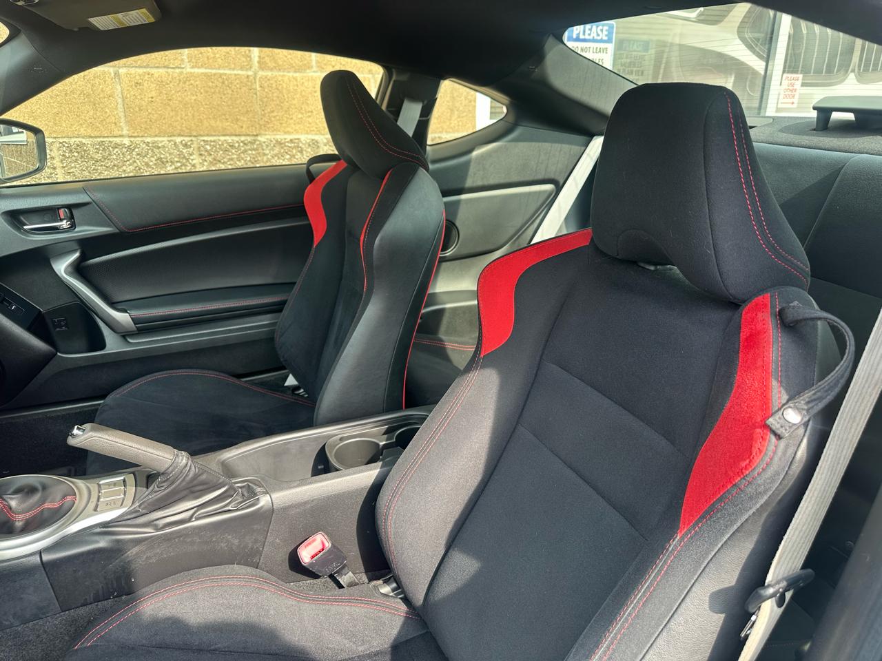 Scion FR-S 2dr Cpe Man (Natl) 2013