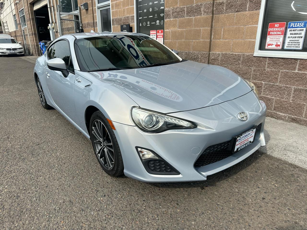 Scion FR-S 2dr Cpe Man (Natl) 2013