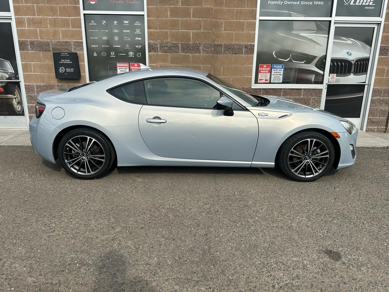 Scion FR-S 2dr Cpe Man (Natl) 2013