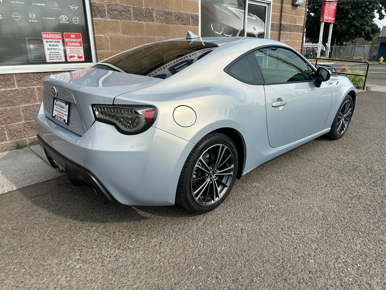 Scion FR-S 2dr Cpe Man (Natl) 2013