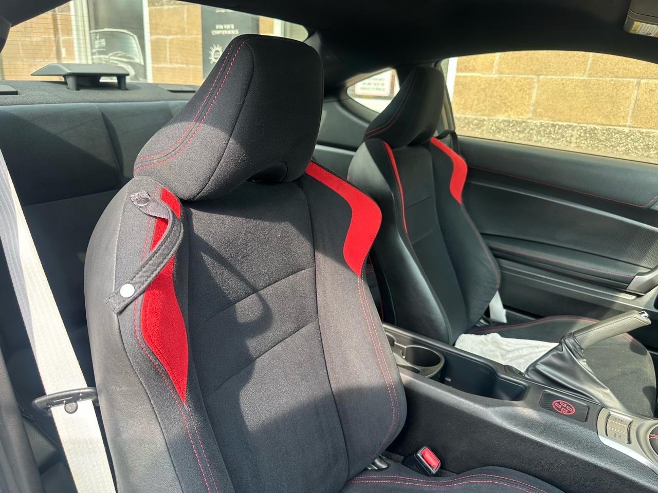 Scion FR-S 2dr Cpe Man (Natl) 2013