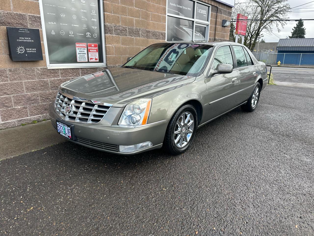 2011 Cadillac DTS 4dr Sdn Luxury Collection