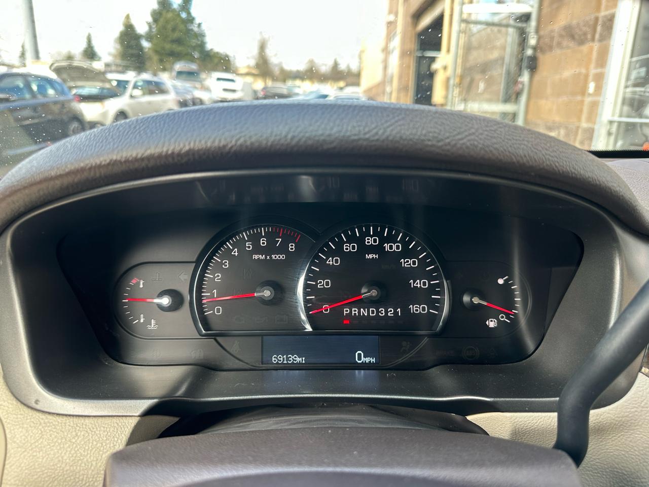 Cadillac DTS 4dr Sdn Luxury Collection 2011