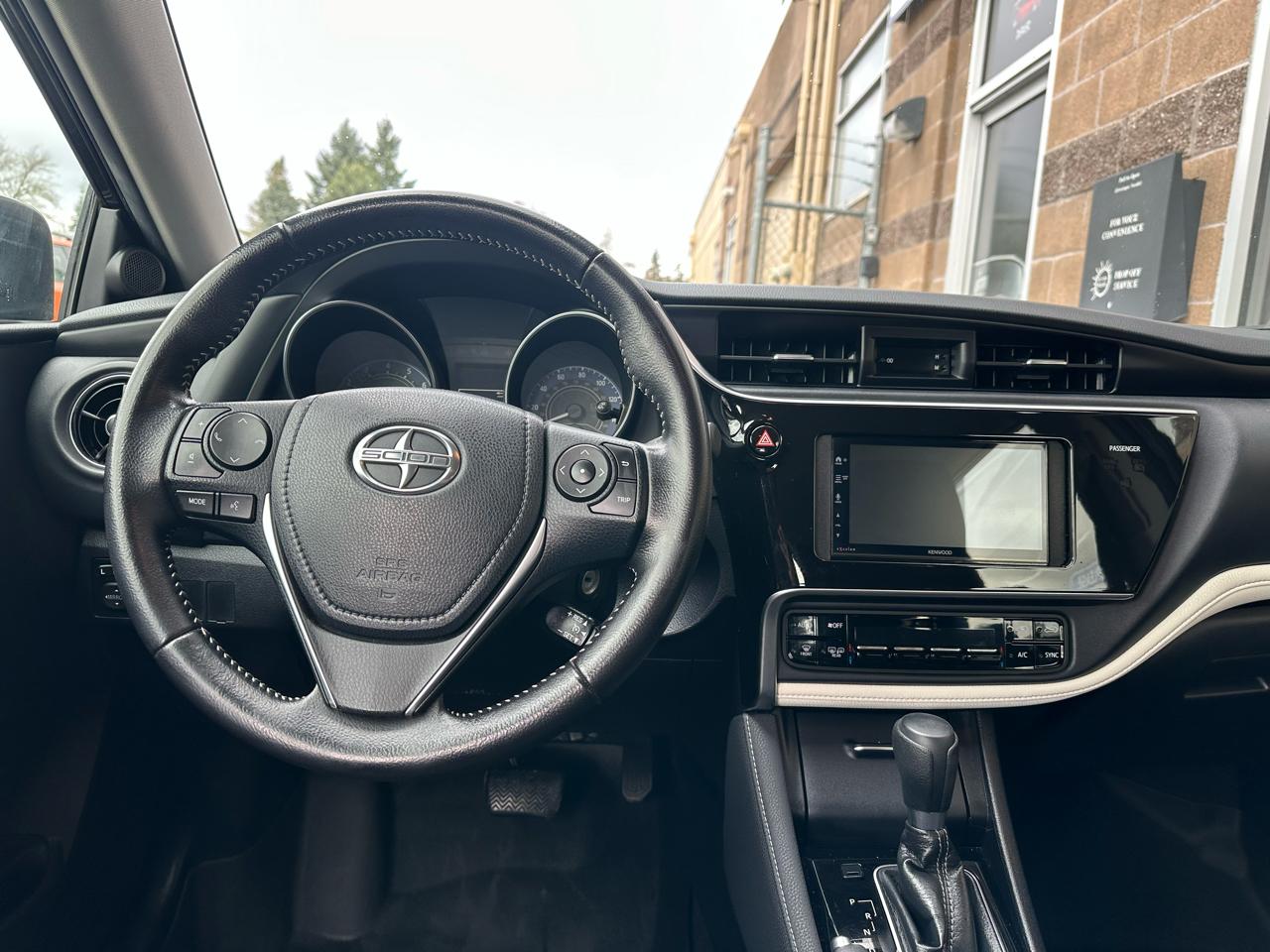 Scion iM 5dr HB Man (Natl) 2016