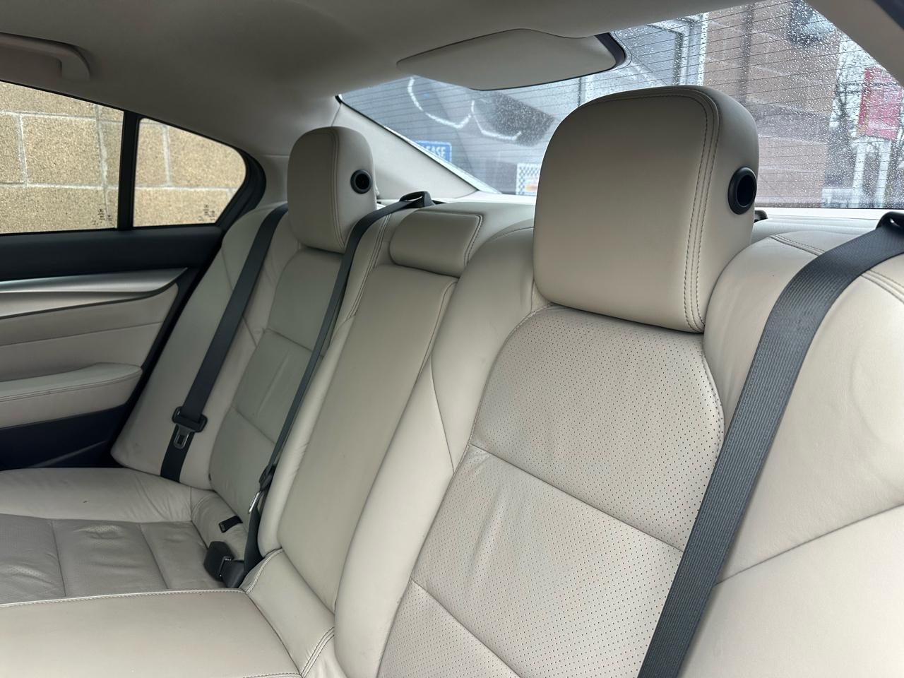 Acura TL 4dr Sdn Auto SH-AWD Tech 2010