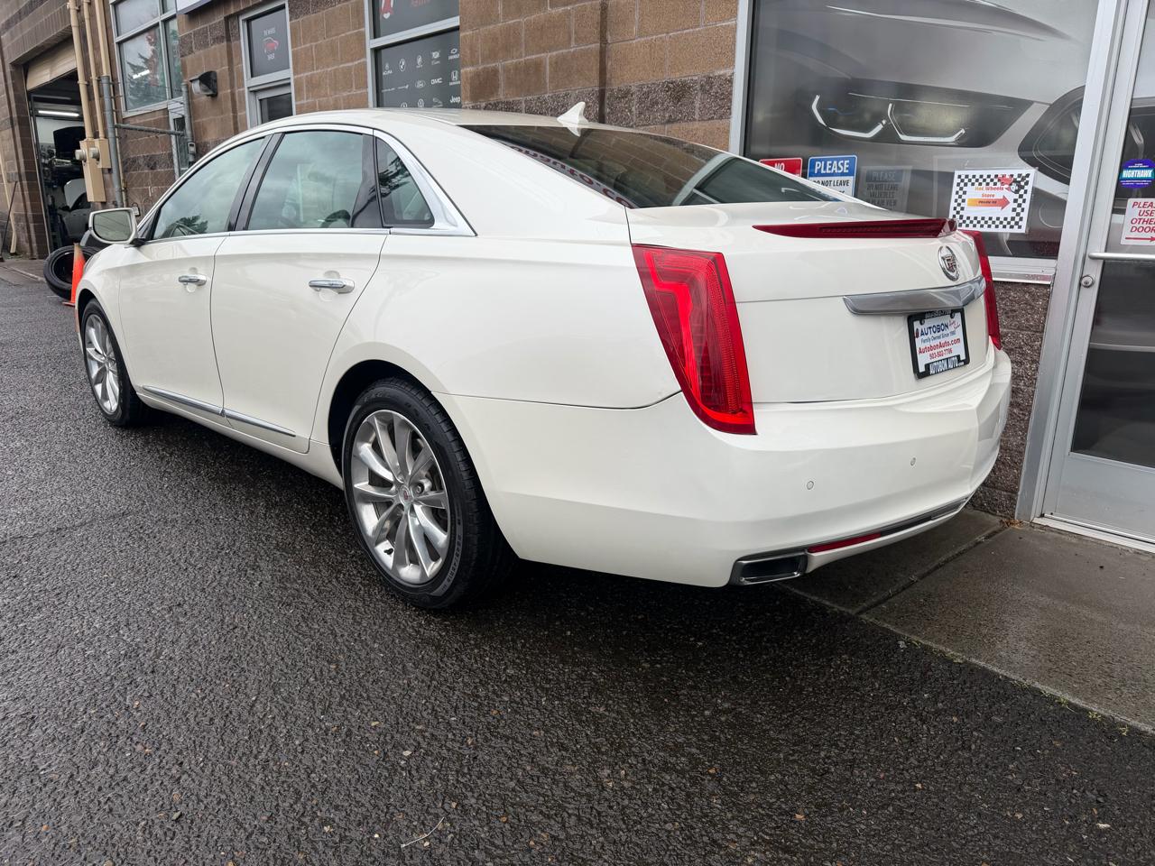 Cadillac XTS 4dr Sdn Premium AWD 2013
