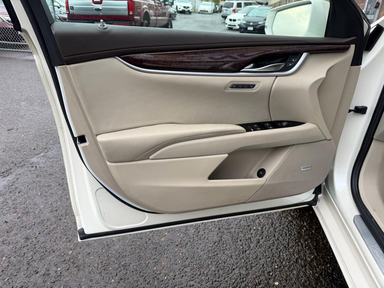 Cadillac XTS 4dr Sdn Premium AWD 2013