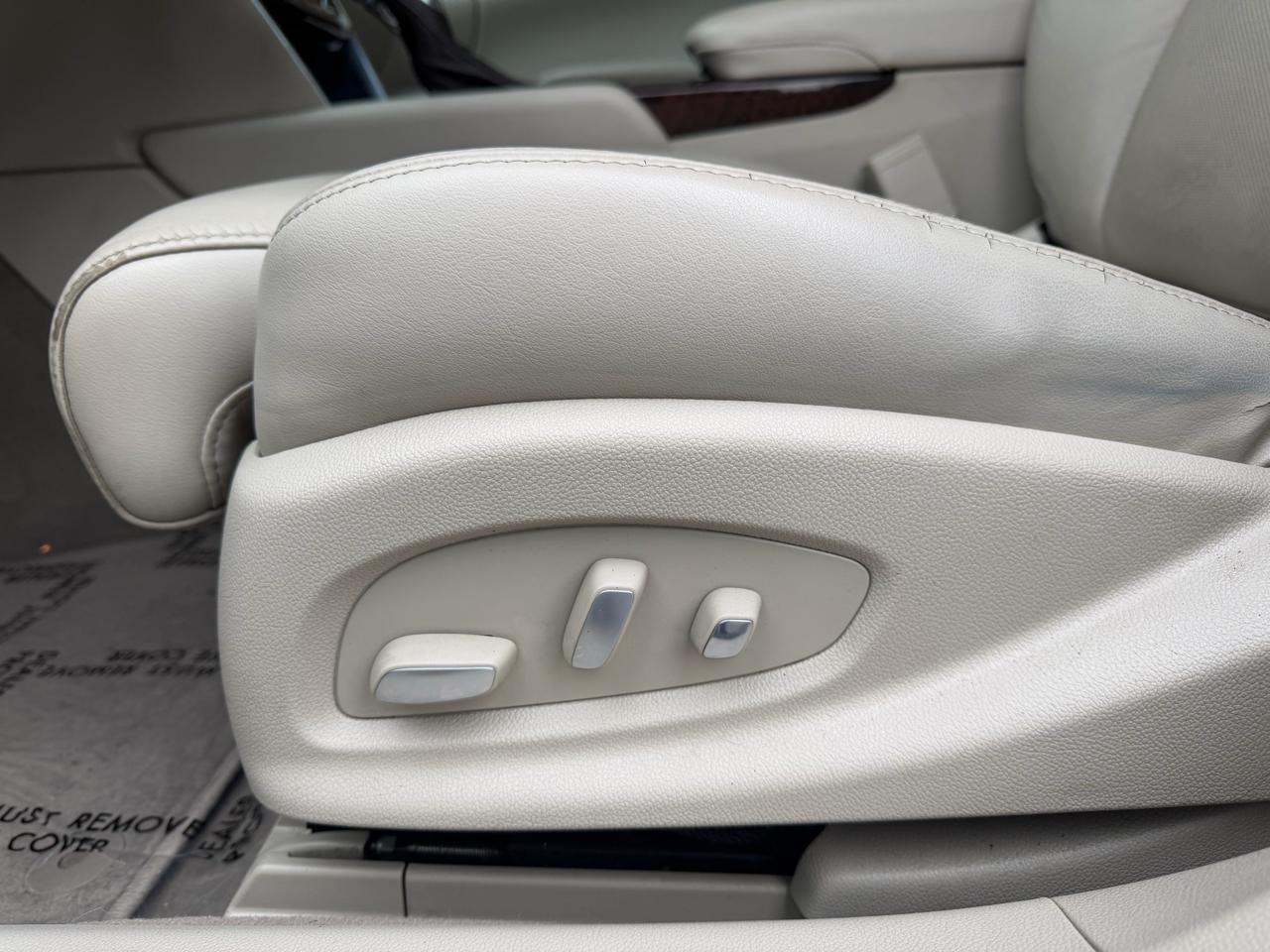 Cadillac XTS 4dr Sdn Premium AWD 2013