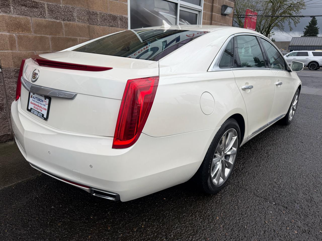 Cadillac XTS 4dr Sdn Premium AWD 2013