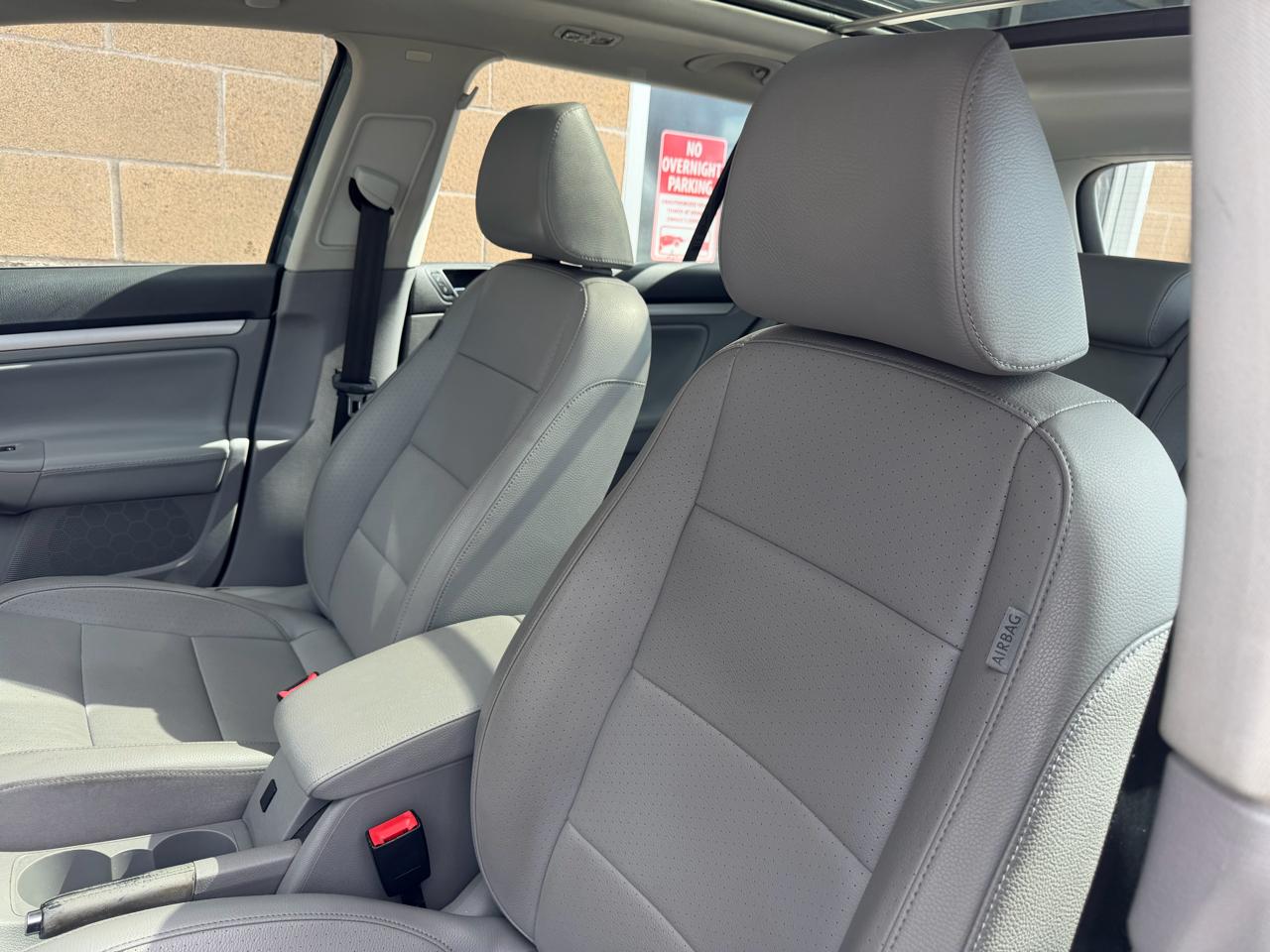 Volkswagen Jetta SportWagen 4dr Auto SE PZEV 2009