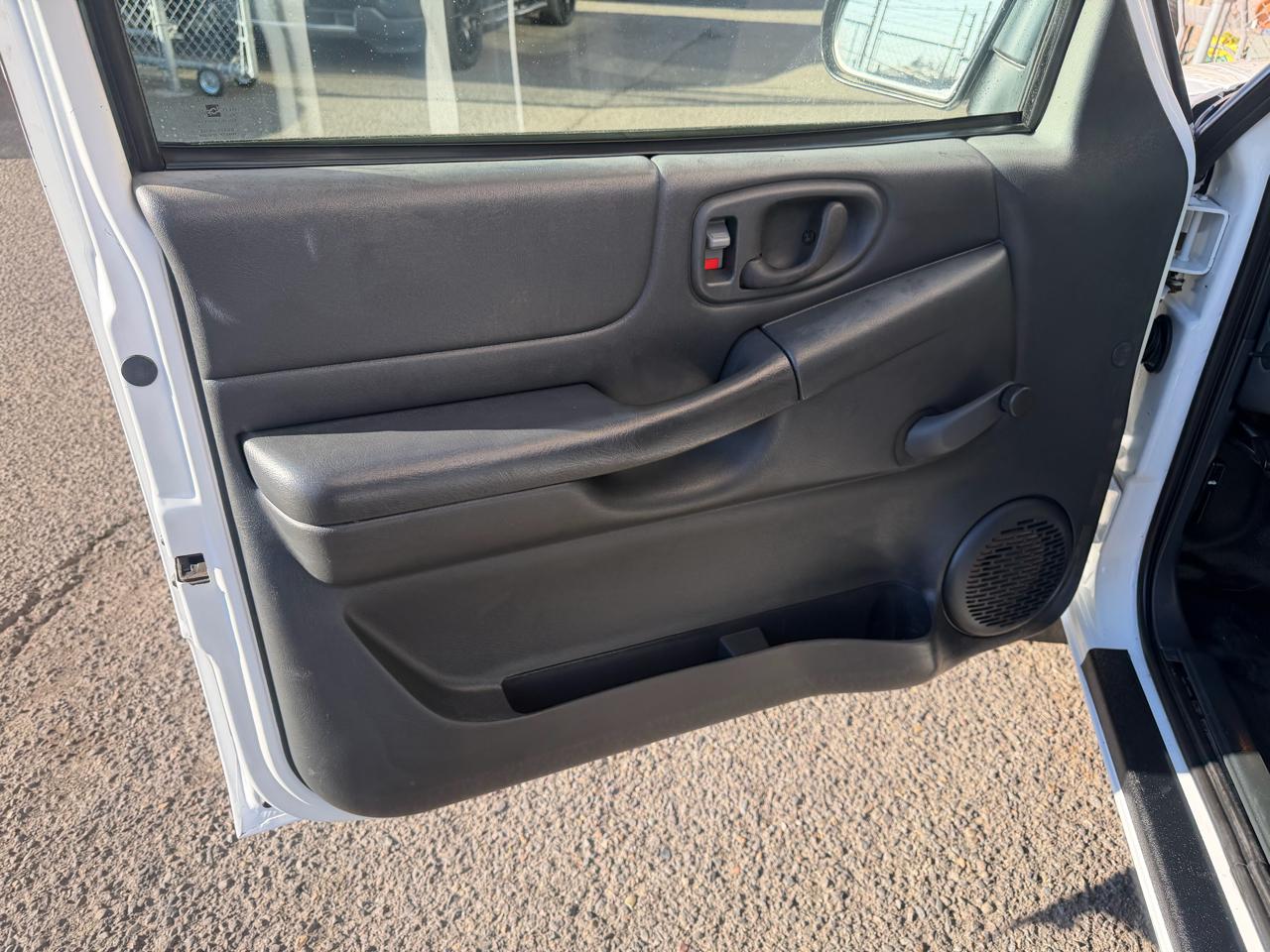 Chevrolet S-10 Ext Cab 123" WB Fleet 2003