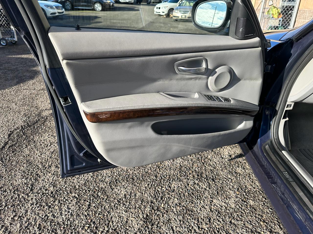 BMW 3 Series 4dr Sdn 328i RWD South Africa 2011