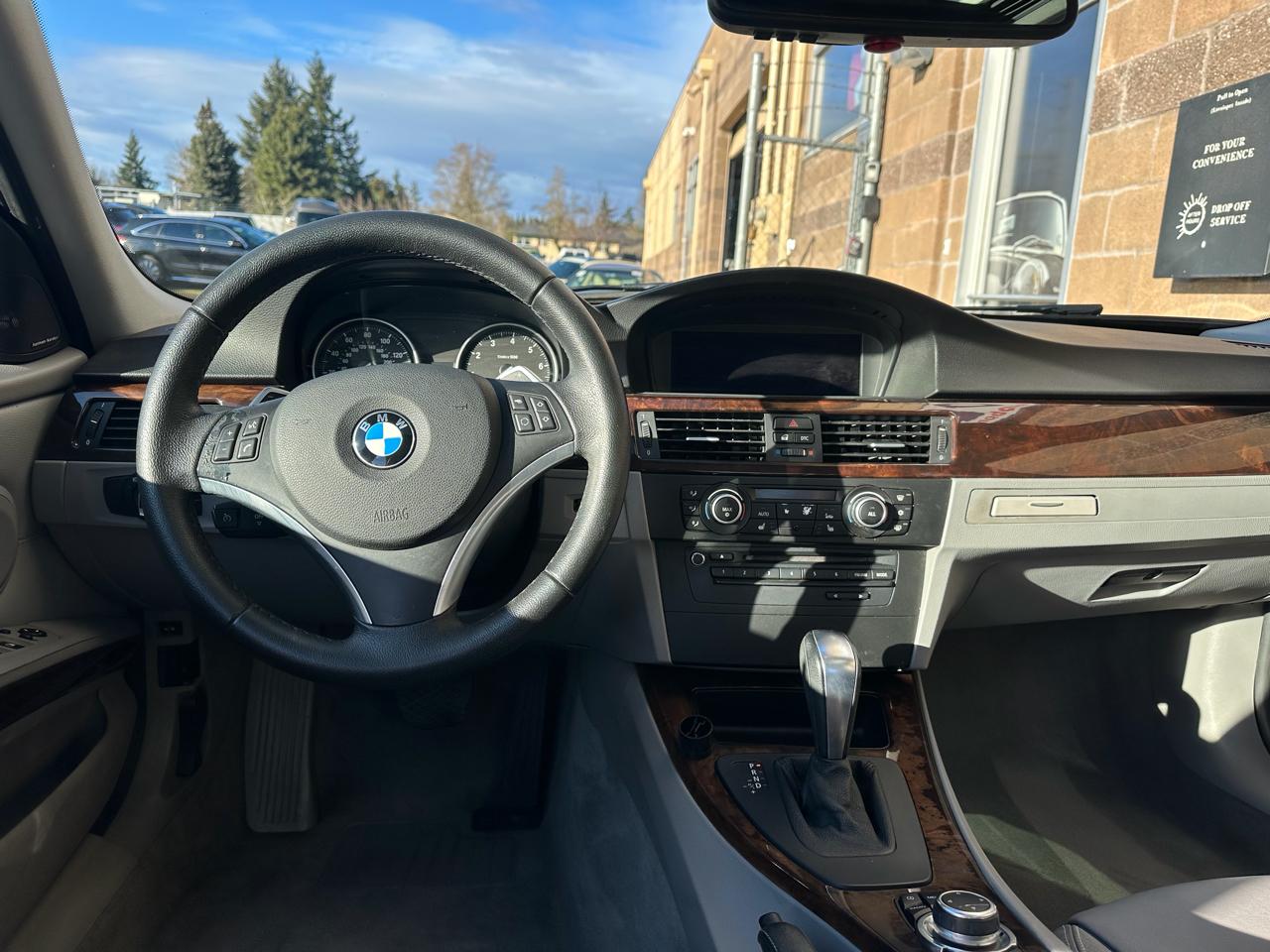 BMW 3 Series 4dr Sdn 328i RWD South Africa 2011